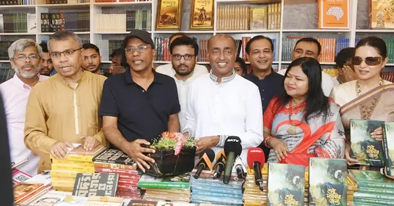 আইনমন্ত্রীর বইয়ের মোড়ক উন্মোচন